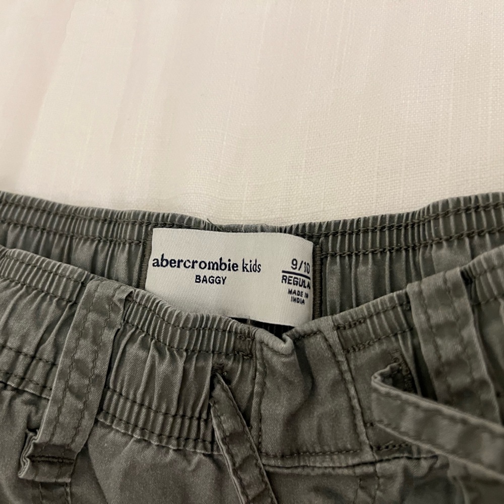 Abercrombie Kids Gray Cargo Pants - Picture 2 of 2